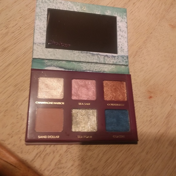 Wander Beauty Seascape Palette - Picture 2 of 2